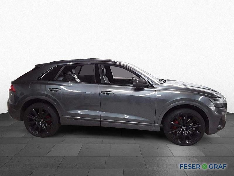 Gebraucht Audi Q8 Ambiente 381 PS (280 kW) 2023 Grau SUV