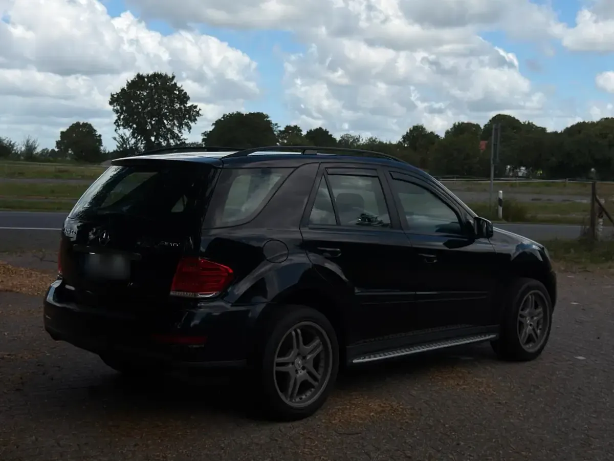 Gebraucht Mercedes ML320 224 PS (164 kW) 2009 SUV
