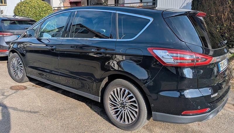 Gebraucht Ford S-MAX Titanium 190 PS (139 kW) 2019 Schwarz Van / Kleinbus