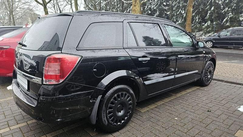 Gebraucht Opel Astra Selection 90 PS (66 kW) 2009 Schwarz Limousine