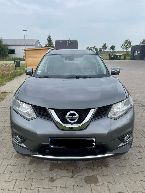Grau Gebraucht 2017 Nissan X-Trail SUV | 9.700 € (Superpreis) - Bild 1/4