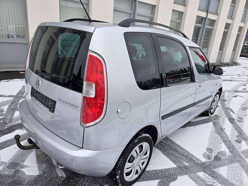 Gebraucht Skoda Roomster Plus Edition 105 PS (77 kW) 2012 Brilliantsilber metallic Van / Kleinbus
