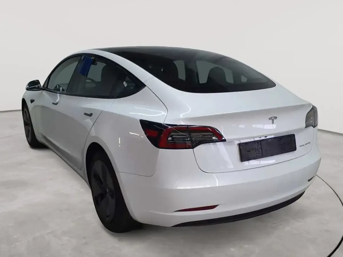 Second-hand Tesla Model 3 366 kW (498 CP) 2022 Alb Berlinǎ