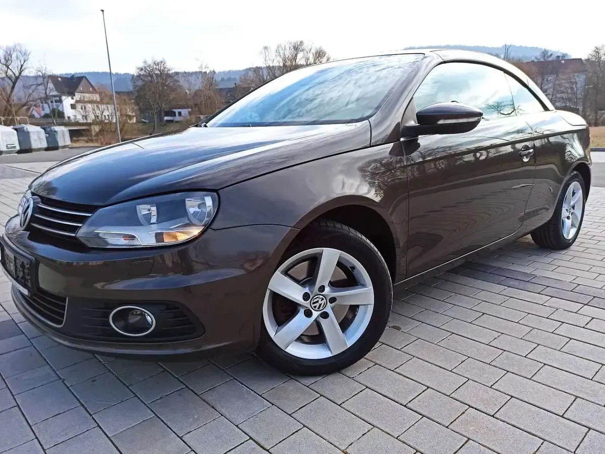Gebraucht VW Eos 140 PS (102 kW) 2011 Braun Cabrio