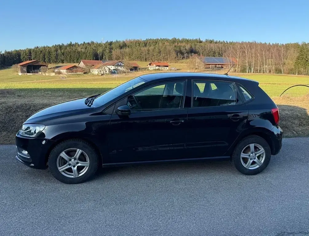 Gebraucht VW Polo Trendline 75 PS (55 kW) 2015 Schwarz Limousine