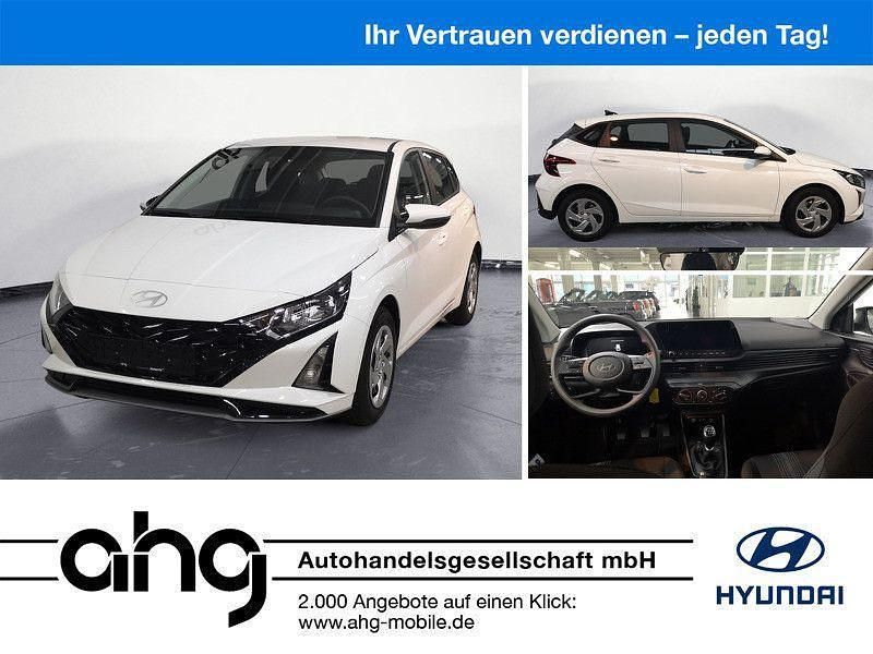 Neu Hyundai i20 Select 101 PS (74 kW) 2025 Atlas white Limousine