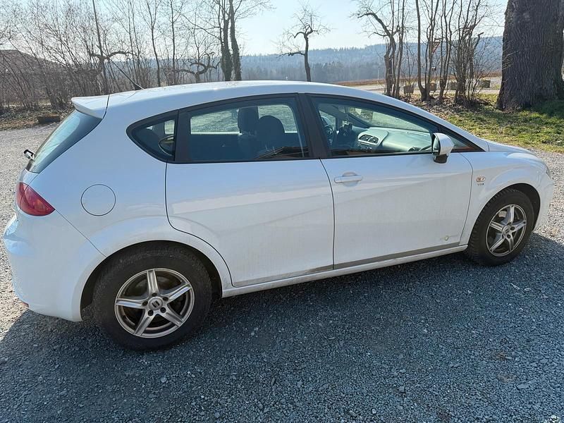 Gebraucht Seat Leon Ecomotive 105 PS (77 kW) 2012 Weiß Kleinwagen