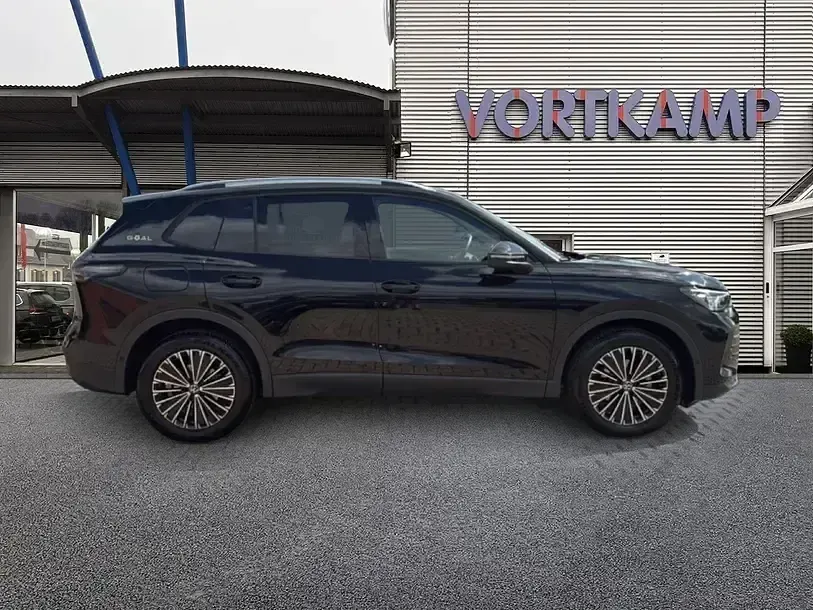 Gebraucht VW Tiguan Goal 131 PS (96 kW) 2025 Grenadillschwarz SUV