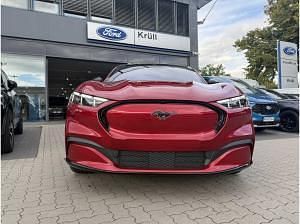 Neu Ford Mustang Mach-E Premium 258 kW (351 PS) 2025 Rot (rapid red metallic) SUV