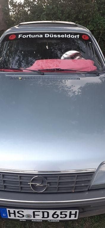 Gebraucht Opel Rekord 110 PS (80 kW) 1984 Blau Limousine