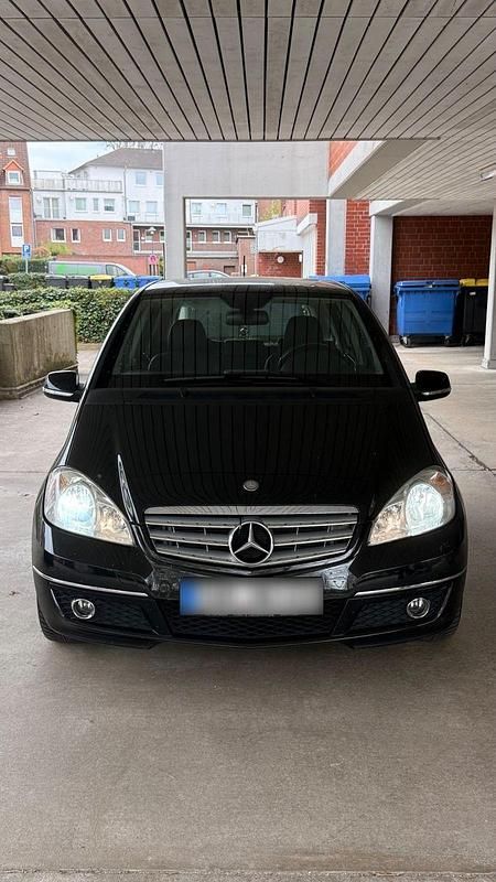 Second-hand Mercedes A150 95 CP (69 kW) 2008 Negru Monovolum