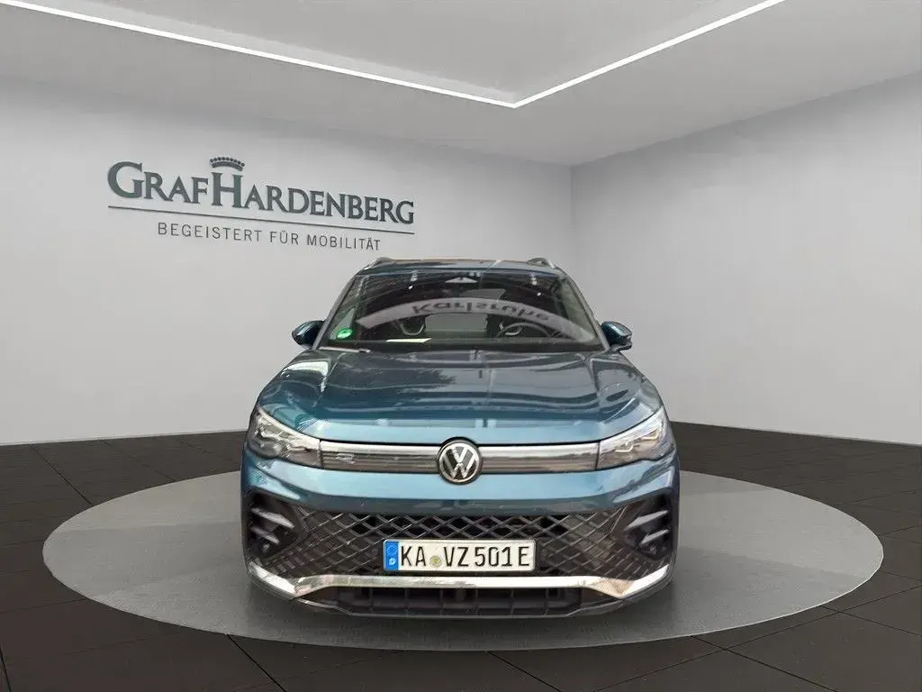 Gebraucht VW Tiguan R-line 177 PS (130 kW) 2025 Blau SUV