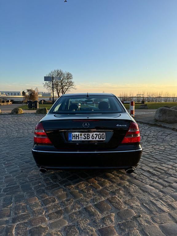Gebraucht Mercedes E350 Avantgarde 272 PS (200 kW) 2005 Schwarz Limousine