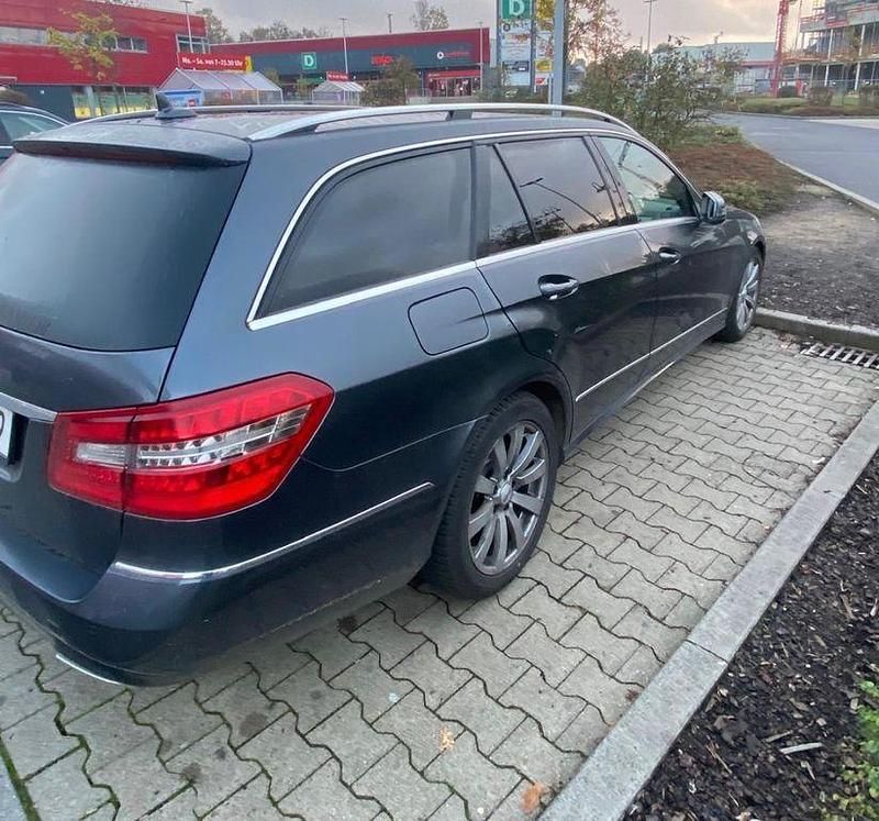 Gebraucht Mercedes E350 Avantgarde 265 PS (194 kW) 2012 Grau Kombi