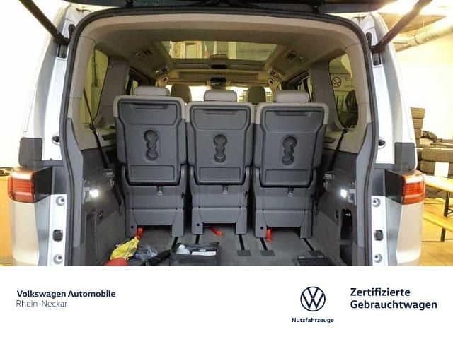 Gebraucht VW Multivan Style 150 PS (110 kW) 2022 Silber Van