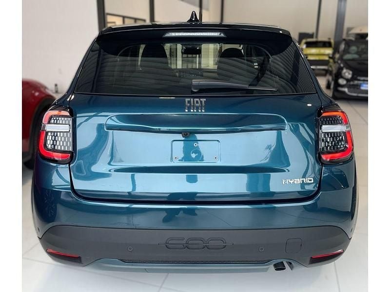 Neu Fiat 600 101 PS (74 kW) 2026 Dunkelgruen SUV
