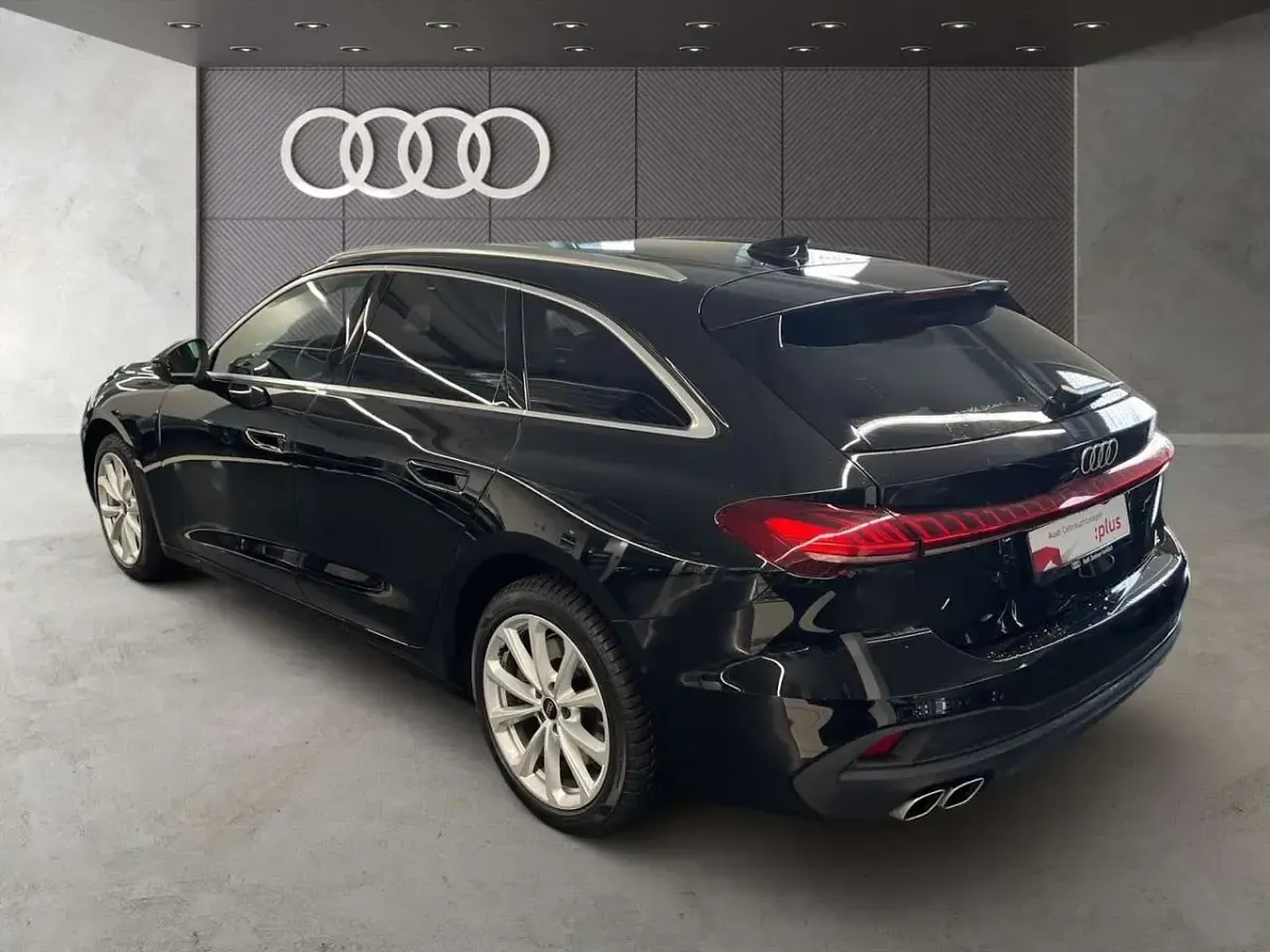Gebraucht Audi A5 Sport 204 PS (150 kW) 2025 Mythosschwarz metallic Kombi