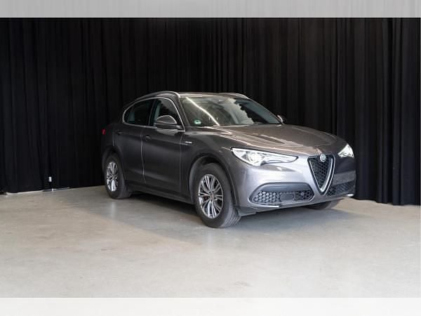Gebraucht Alfa Romeo Stelvio Super 200 PS (147 kW) 2021 Beige (colore esterno (grigio vesuvio, metallic) met) SUV