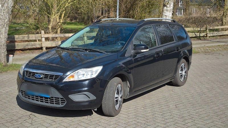 Gebraucht Ford Focus 101 PS (74 kW) 2011 Schwarz Kombi
