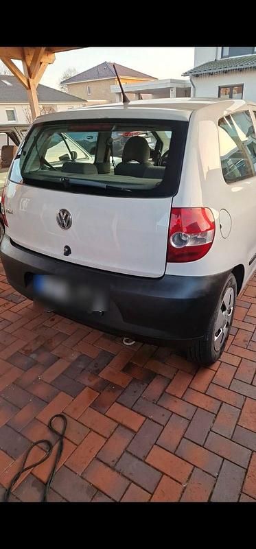 Gebraucht VW Fox 54 PS (39 kW) 2009 Weiß Kleinwagen