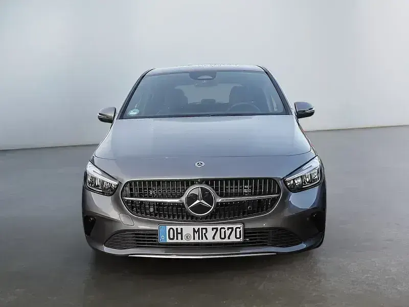 Gebraucht Mercedes B200 Progressive 163 PS (119 kW) 2025 Grau Kleinwagen