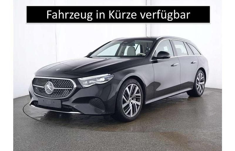Metalliclack obsidianschwarz Gebraucht 2024 Mercedes E300 Advanced Plus Kombi | 48.790 € (Superpreis) - Bild 1/2