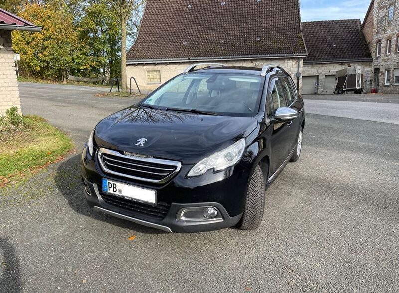 Schwarz Gebraucht 2015 Peugeot 2008 Allure SUV | 5.900 € (Superpreis) - Bild 1/4