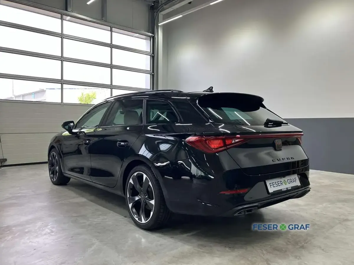 Gebraucht Cupra Leon 150 PS (110 kW) 2024 Midnight schwarz metallic Kombi