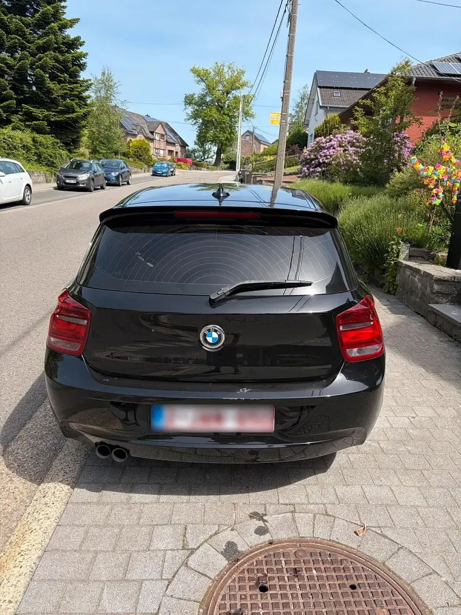 Gebraucht BMW 114 102 PS (75 kW) 2013 Schwarz Kleinwagen