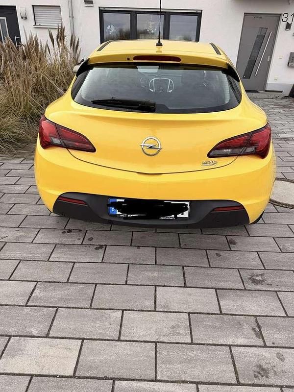 Gebraucht Opel Astra GTC 136 PS (100 kW) 2015 Limousine
