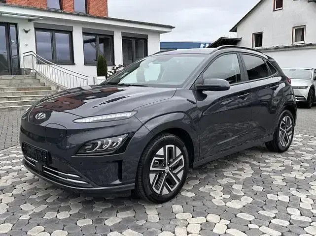 Gebraucht Hyundai Kona Trend 100 kW (136 PS) 2022 Grau SUV