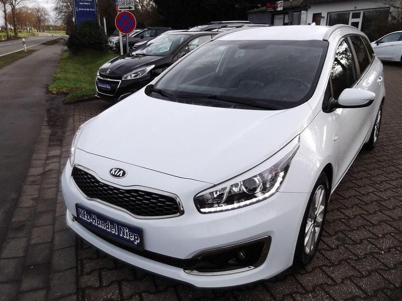 Weiß Gebraucht 2018 Kia Ceed Kleinwagen | 8.990 € (Guter Preis) - Bild 1/4