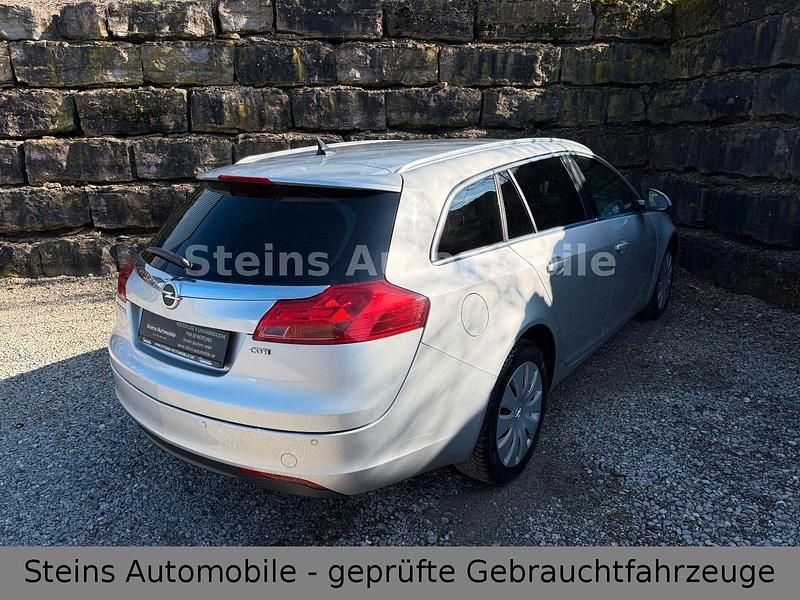 Gebraucht Opel Insignia Edition 131 PS (96 kW) 2011 Silber Kombi