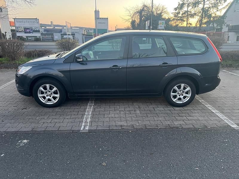 Gebraucht Ford Focus 101 PS (74 kW) 2008 Blau Kombi