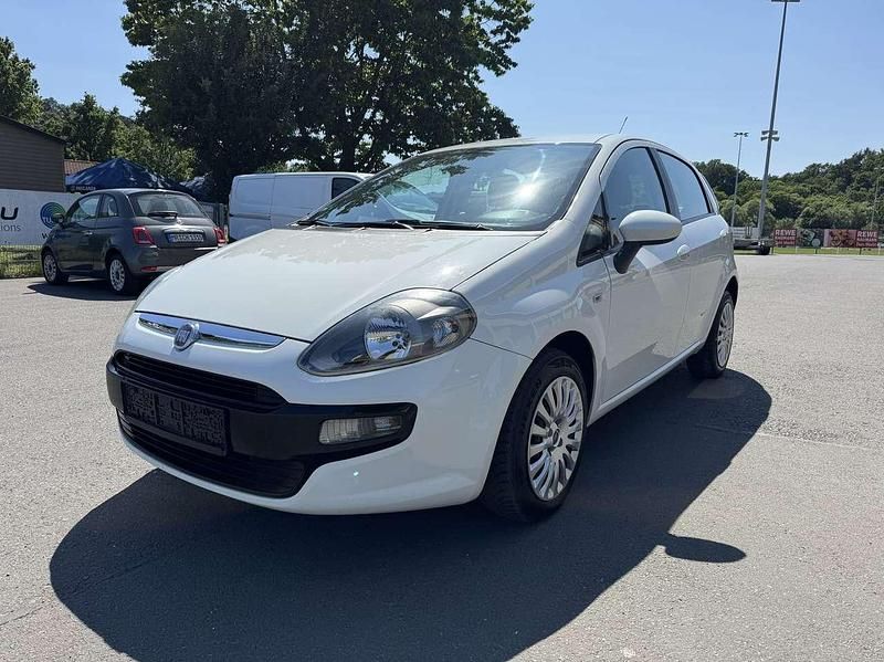 Bianco divino/zenit/ghiaccio/g Gebraucht 2011 Fiat Punto Kleinwagen | 4.900 € (Teuer) - Bild 1/4