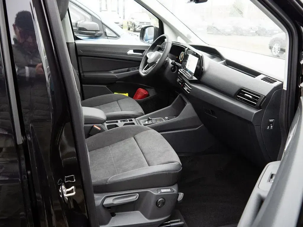 Gebraucht VW Caddy Maxi Style 122 PS (89 kW) 2025 Deep black Van / Kleinbus