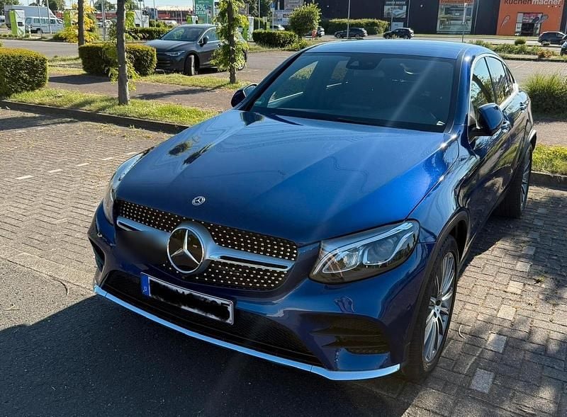 Blau Gebraucht 2018 Mercedes GLC250 AMG line Coupé | 31.500 € (Guter Preis) - Bild 1/4