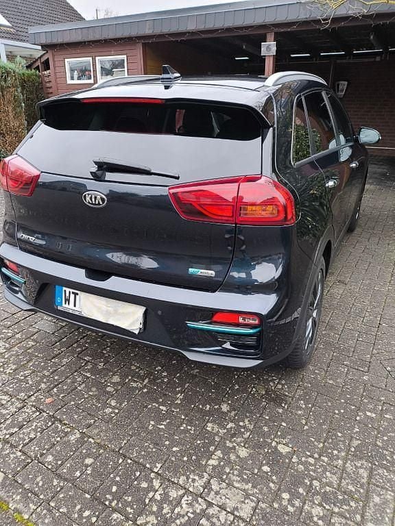 Blau Gebraucht 2020 Kia e-Niro Spirit SUV | 17.600 € (Guter Preis) - Bild 1/2