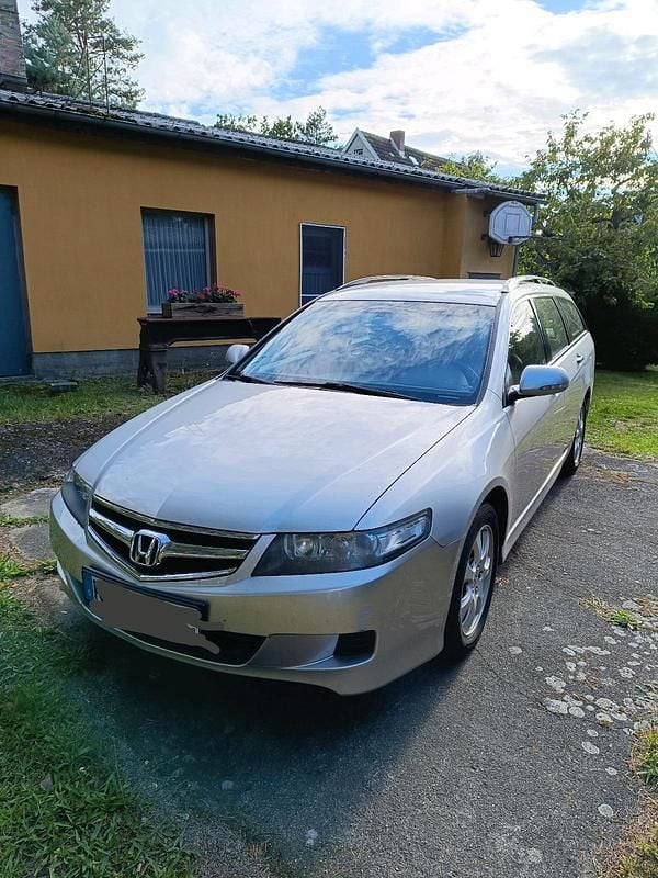 Grau Gebraucht 2007 Honda Accord Kombi | 4.500 € (Fairer Preis) - Bild 1/4