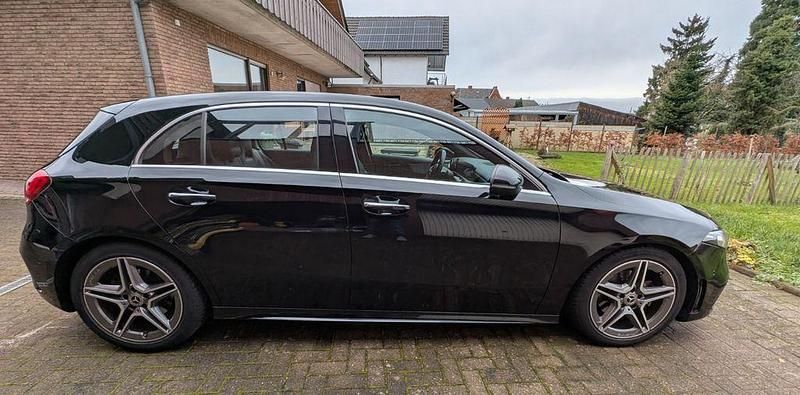 Gebraucht Mercedes A200 AMG line 163 PS (119 kW) 2019 Schwarz Limousine