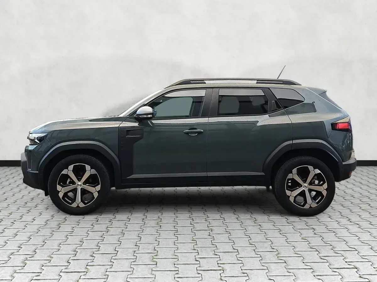 Neu Dacia Duster Journey 131 PS (96 kW) 2025 Zedergrün