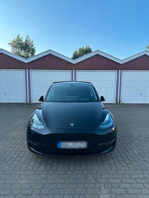 Schwarz Gebraucht 2022 Tesla Model Y Performance SUV | 38.200 € (Fairer Preis) - Bild 1/4