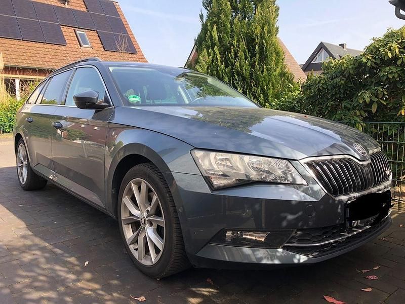 Gebraucht Skoda Superb Ambition 220 PS (161 kW) 2016 Grau Kombi