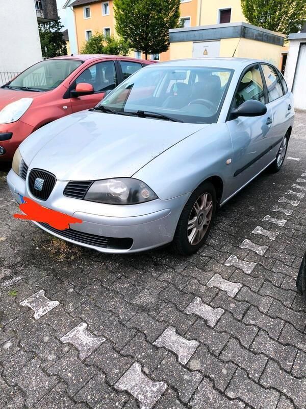 Silber Gebraucht 2004 Seat Ibiza Kleinwagen | 900 € (Superpreis) - Bild 1/4