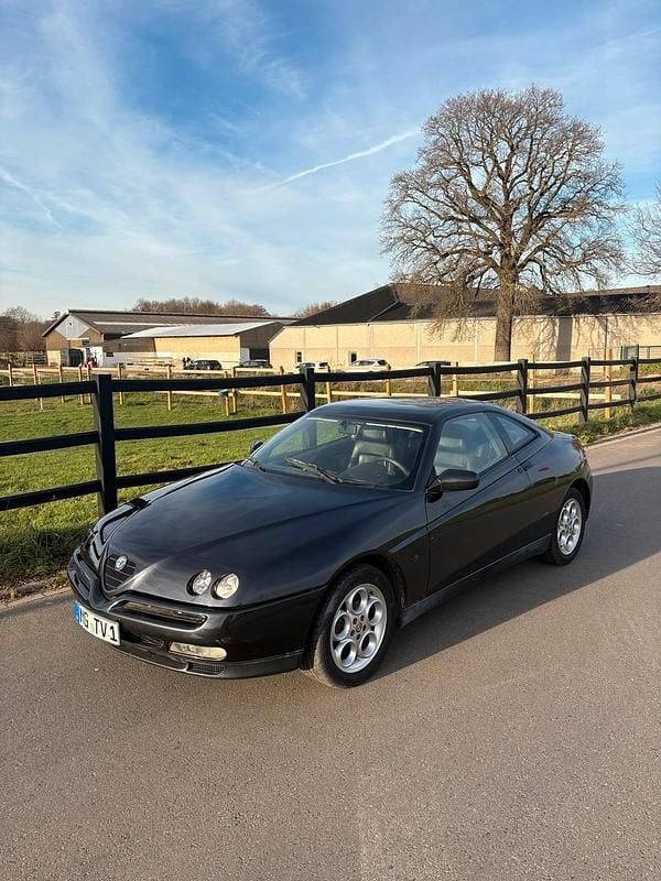 Schwarz Gebraucht 1996 Alfa Romeo GTV Coupé | 9.000 € - Bild 1/4
