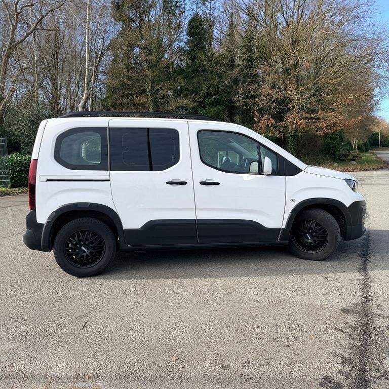 Gebraucht Peugeot Rifter Access 102 PS (75 kW) 2019 Weiß Van / Kleinbus