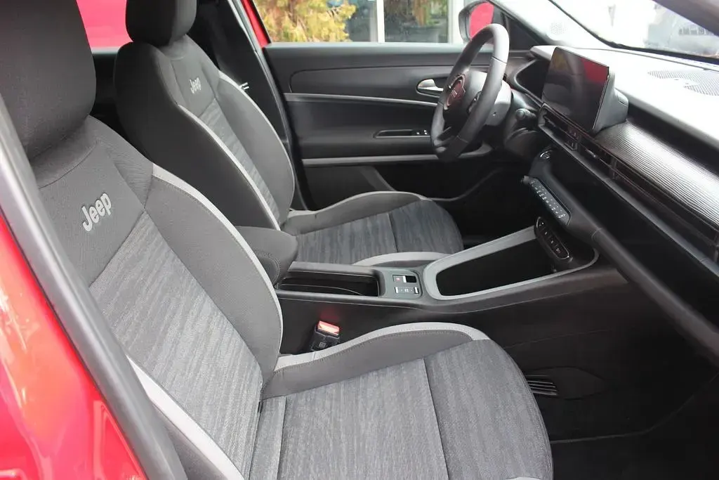 Usata Jeep Avenger EV Longitude 114 kW (156 CV) 2023 Rosso SUV