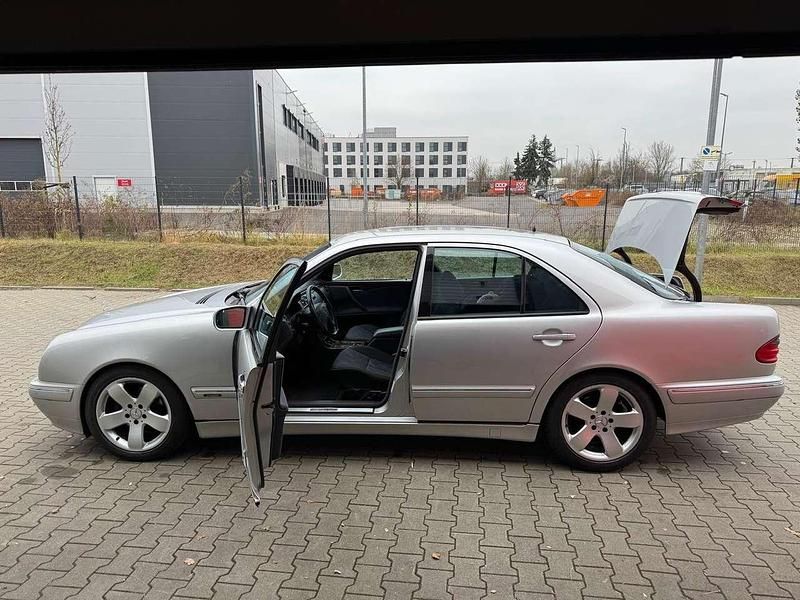 Gebraucht 2000 Mercedes E240 Avantgarde Limousine | 5.499 € (Fairer Preis) - Bild 1/4