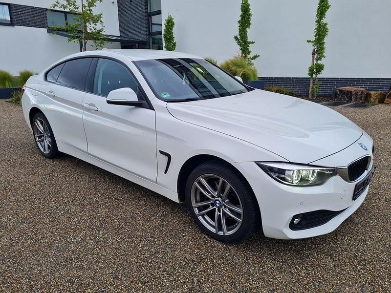 Weiß Gebraucht 2019 BMW 420 Advantage Coupé | 17.700 € (Guter Preis) - Bild 1/4