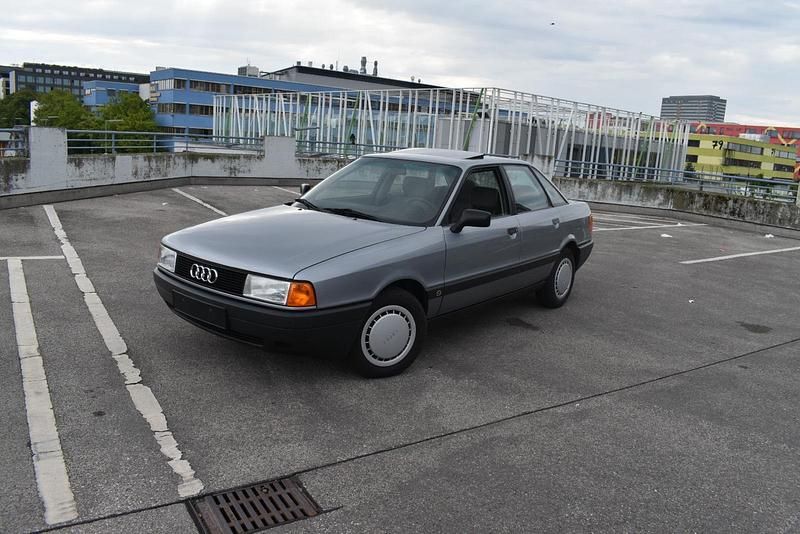 Silber Gebraucht 1988 Audi 80 Limousine | 7.800 € - Bild 1/4